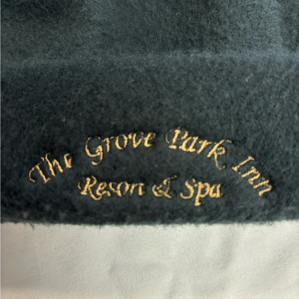 THE GROVE PARK INN RESORT & SPA Foot Joy Black Golf Beanie